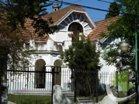 Casa ubicada en Berutti entre Manuel Castro e Yrigoyen.