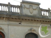 Casa antigua ubicada en calle Belgrano en Banfield Este.