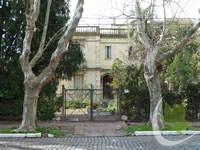 Antigua Casona "Les Bruyeres", sobre calle Vergara en Banfield Este