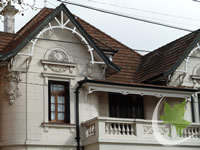 Antigua Casona de estilo Belga, ubicada en calle Alem entre Larroque y Berutti en la ciudad de Banfield