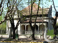 Casona antigua de esquina French y Manuel Castro en Banfield Oeste