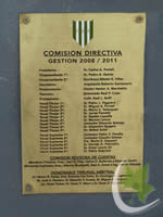 Placa Conmemorativa Comision Directiva CAB en la Plaza de Los Campeones en Banfield Este