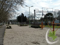 Plaza Roberto Sanchez Sandro en Banfield Oeste, calle Alem y Darragueira, pegada a las vias - Homenaje a Sandro El Gitano - Ciudad de Banfield