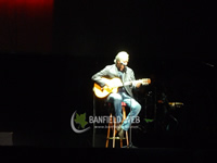 Joan Manuel Serrat en el estadio de Banfield CAB - Serrat en Lomas de Zamora - www.banfield-web.com