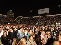 Joan Manuel Serrat en el estadio de Banfield CAB - Serrat en Lomas de Zamora - www.banfield-web.com