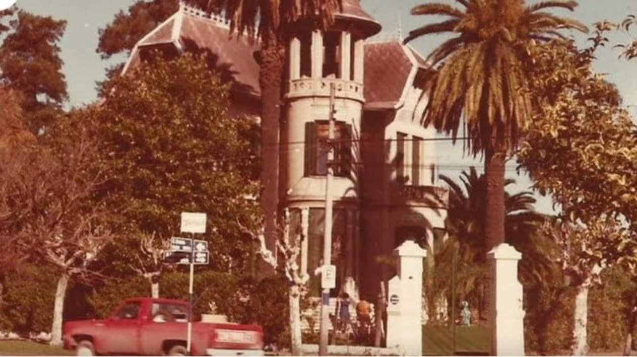 El Castillo de Larroque y Carlos Croce en los años 80, en mejor estado de conservación