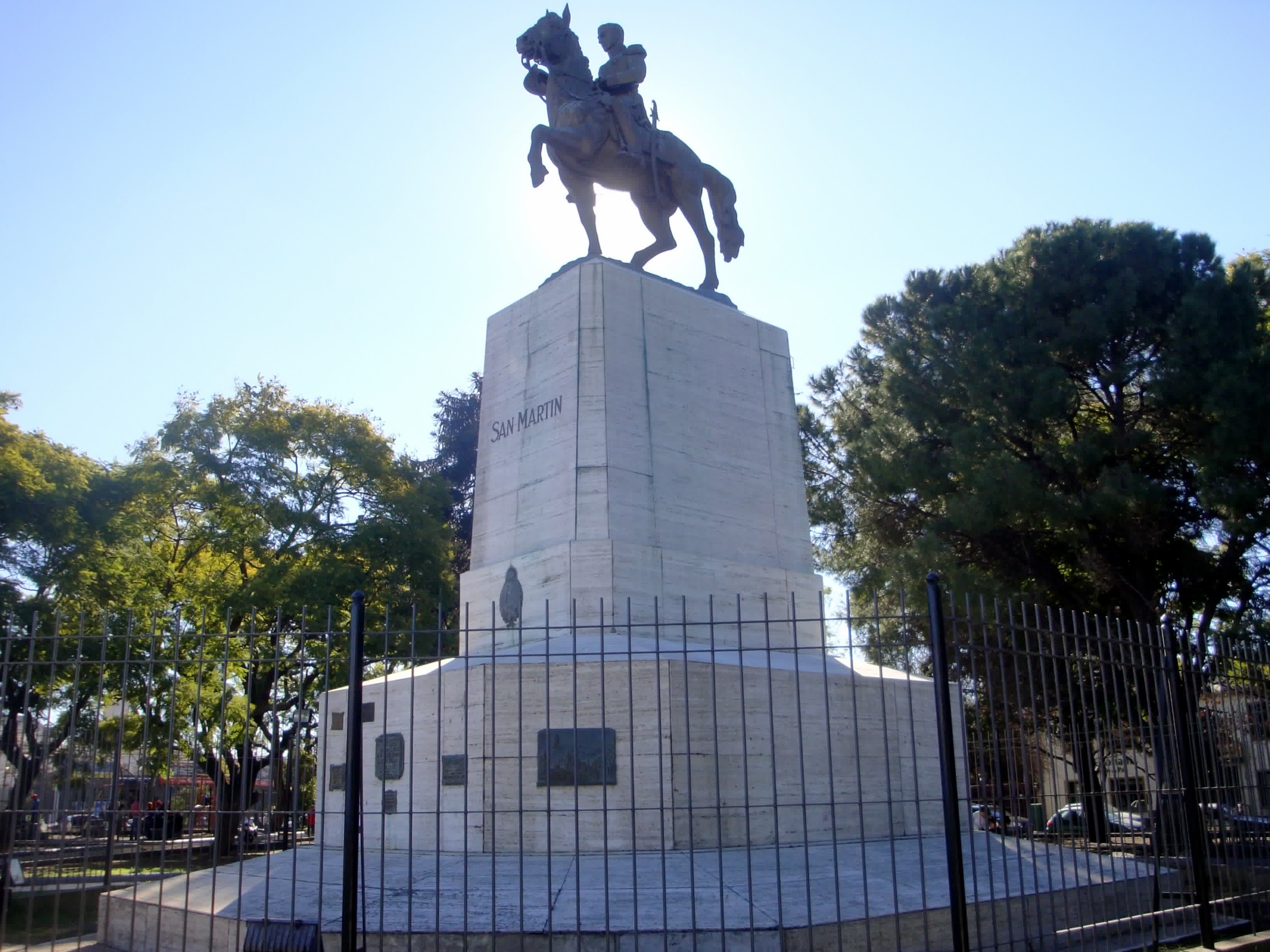 Monumento a San Martín en Plaza Grigera, Lomas de Zamora
